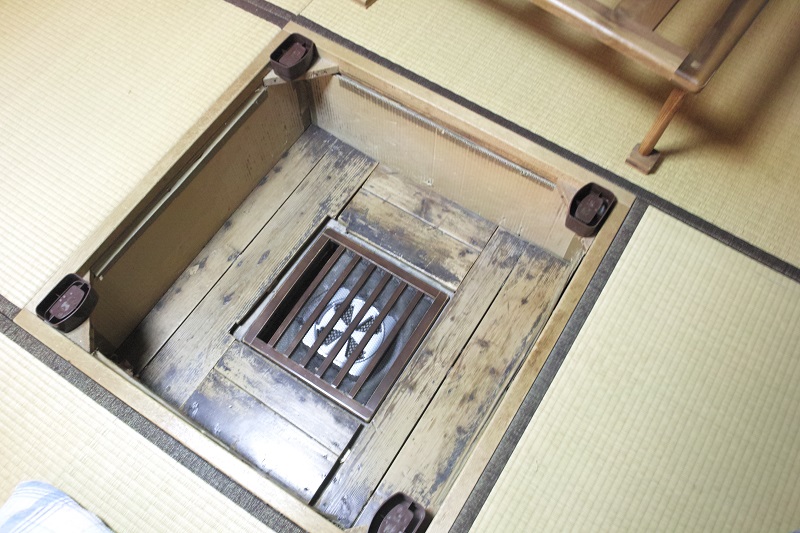 新品】ミツウロコ 豆炭コタツ中具 まもる 新品】ミツウロコ 豆炭コタツ中具 まもる